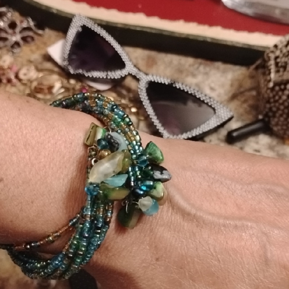 Elegant Green Beaded Bracelet